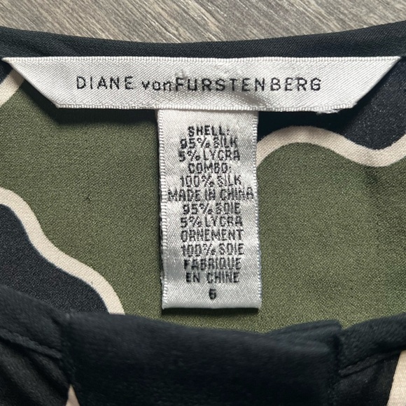 Diane Von Furstenberg Olive Green & Black Floral Print Silk Blouse size 6 - Picture 10 of 12